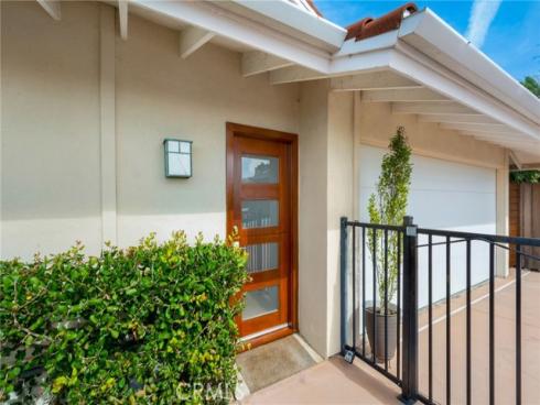 3083  Cresta  , Laguna Beach, CA