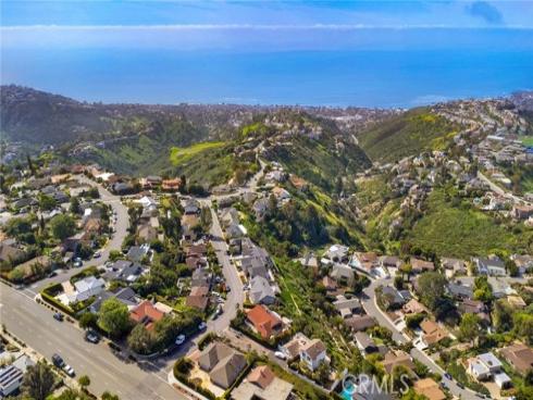 3083  Cresta  , Laguna Beach, CA