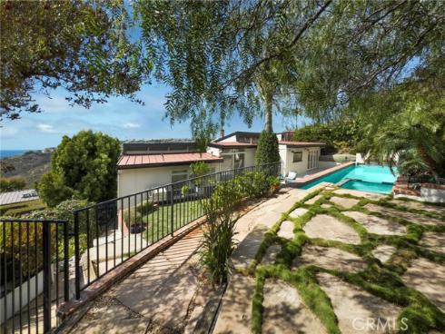 1961  San Remo   Drive, Laguna Beach, CA