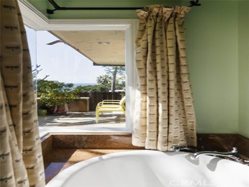 31953  10th   Avenue, Laguna Beach, CA