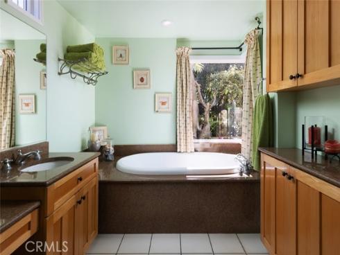 31953  10th  , Laguna Beach, CA