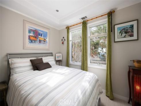 31953  10th  , Laguna Beach, CA