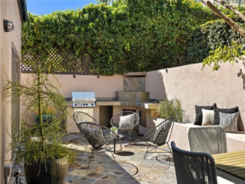 923  Balboa Avenue  , Laguna Beach, CA