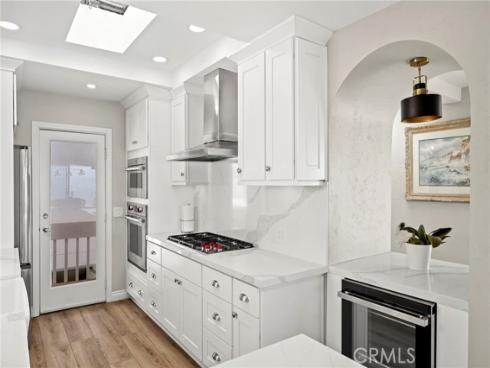 1091  La Mirada  , Laguna Beach, CA