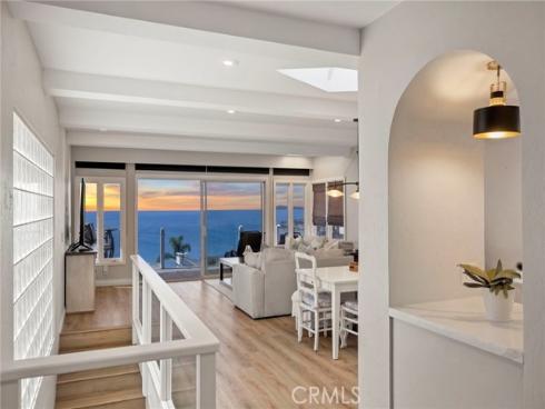 1091  La Mirada  , Laguna Beach, CA