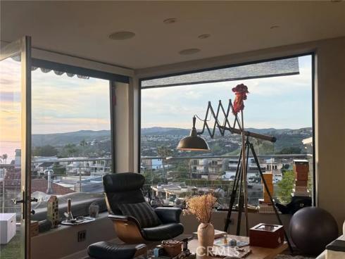 988  Acapulco  , Laguna Beach, CA