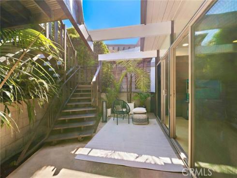 2581  Iris  , Laguna Beach, CA