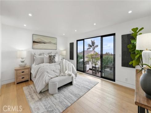 1095  Miramar  , Laguna Beach, CA