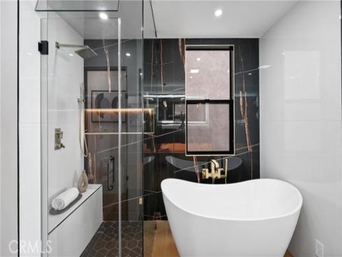 1095  Miramar  , Laguna Beach, CA