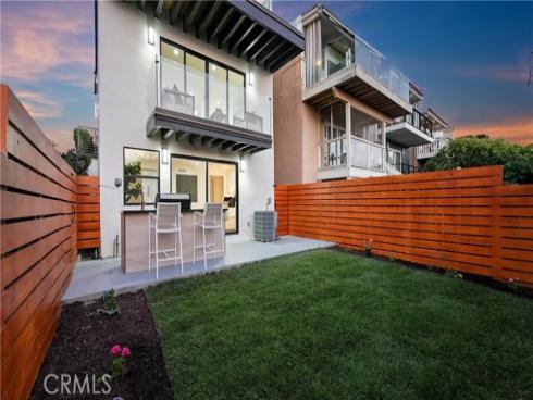 1095  Miramar  , Laguna Beach, CA