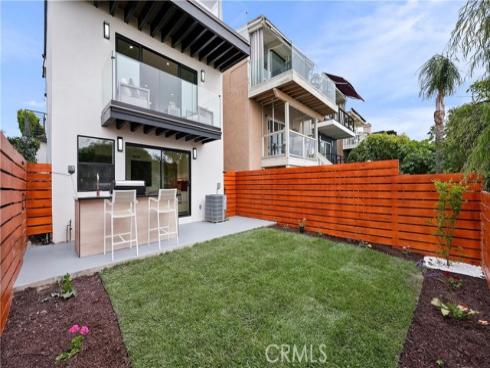 1095  Miramar  , Laguna Beach, CA