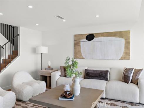 37  Blue Lagoon  , Laguna Beach, CA