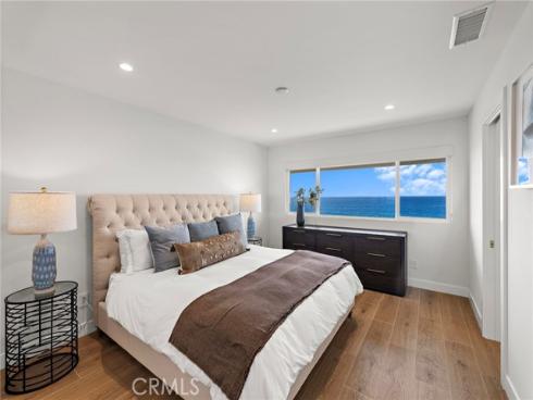 37  Blue Lagoon  , Laguna Beach, CA