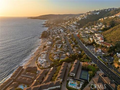 37  Blue Lagoon  , Laguna Beach, CA