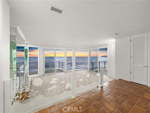 647  Sleepy Hollow  , Laguna Beach, CA