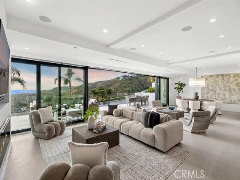 654 Canyon View Drive, Laguna Beach, CA