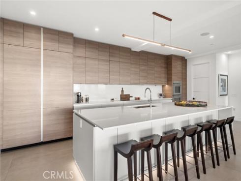 654 Canyon View Drive, Laguna Beach, CA