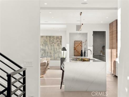 654 Canyon View Drive, Laguna Beach, CA