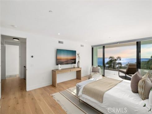 654 Canyon View Drive, Laguna Beach, CA