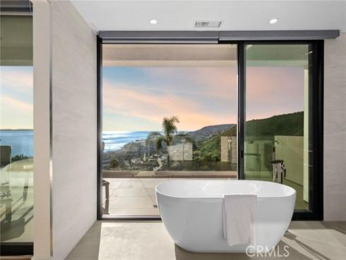 654 Canyon View Drive, Laguna Beach, CA