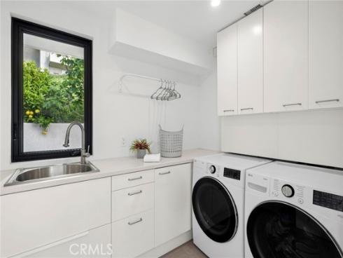 654 Canyon View Drive, Laguna Beach, CA