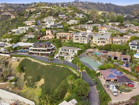 654 Canyon View Drive, Laguna Beach, CA