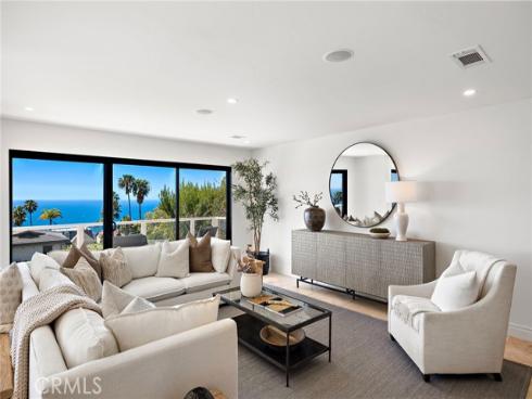 725  Balboa   Avenue, Laguna Beach, CA