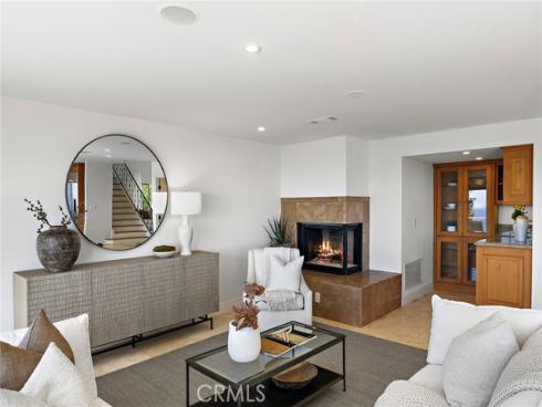 725  Balboa   Avenue, Laguna Beach, CA