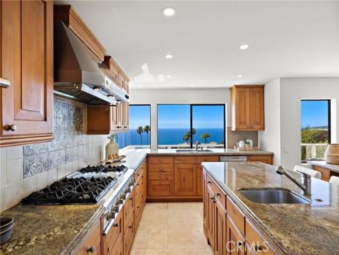 725  Balboa   Avenue, Laguna Beach, CA