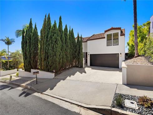 725  Balboa   Avenue, Laguna Beach, CA