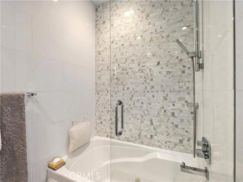 21682  Ocean Vista  B  Drive, Laguna Beach, CA