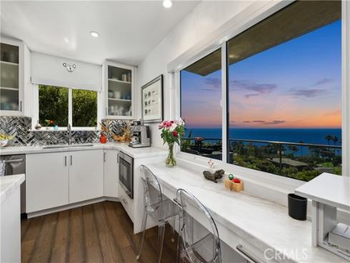 21682  Ocean Vista  B  Drive, Laguna Beach, CA