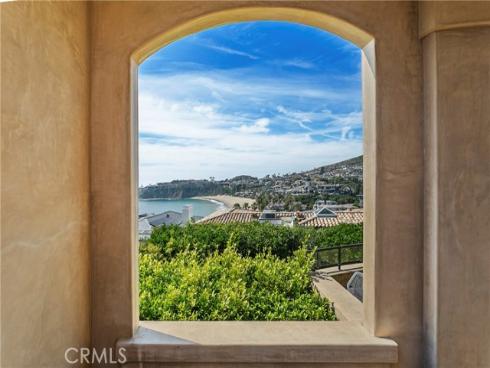 15  Smithcliffs  , Laguna Beach, CA