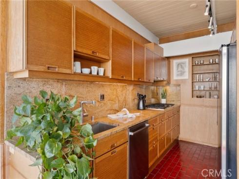 2581  Iris  , Laguna Beach, CA