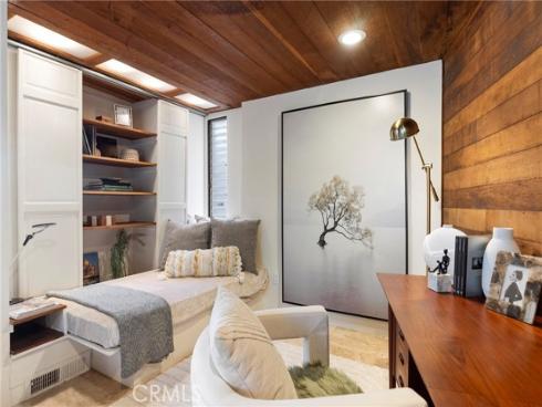 2581  Iris  , Laguna Beach, CA