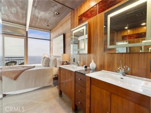 2581  Iris  , Laguna Beach, CA