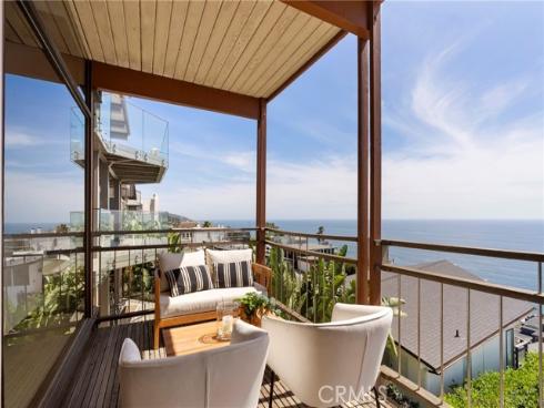 2581  Iris  , Laguna Beach, CA