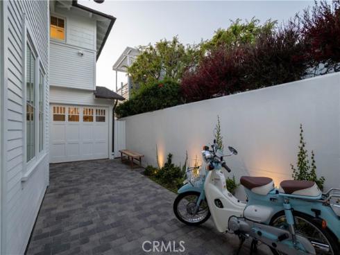 156  Chiquita  , Laguna Beach, CA