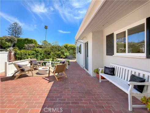 1665  Hillcrest Drive  , Laguna Beach, CA