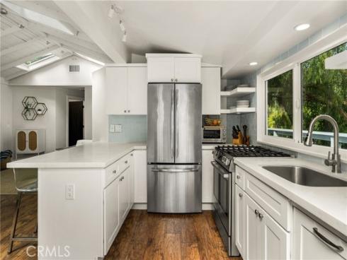 275 Woodland Drive, Laguna Beach, CA