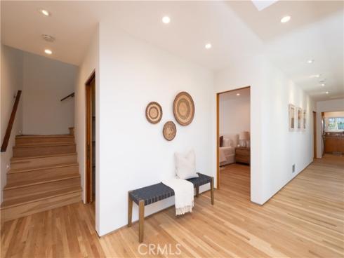 130  Mcknight  , Laguna Beach, CA