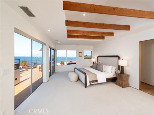 130  Mcknight  , Laguna Beach, CA