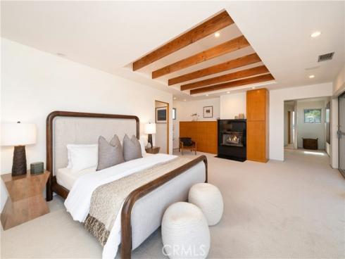 130  Mcknight  , Laguna Beach, CA