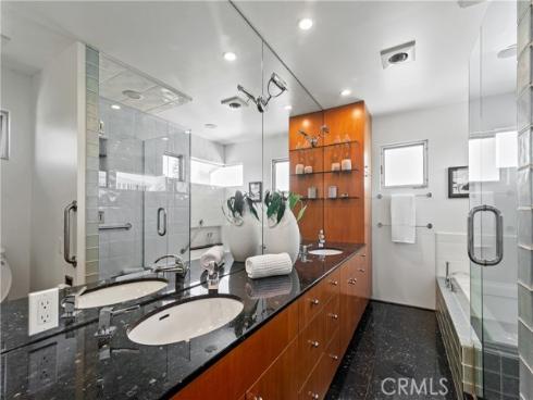 130  Mcknight  , Laguna Beach, CA