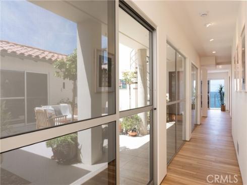 130  Mcknight  , Laguna Beach, CA