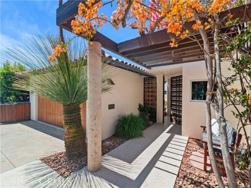 130  Mcknight  , Laguna Beach, CA