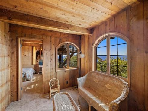 2147 Crestview , Laguna Beach, CA