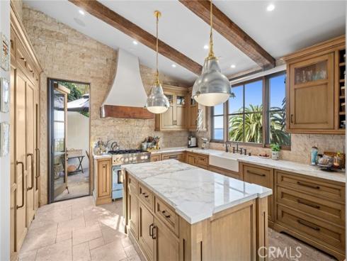 2100 Crestview Drive, Laguna Beach, CA