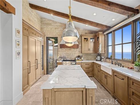 2100 Crestview Drive, Laguna Beach, CA