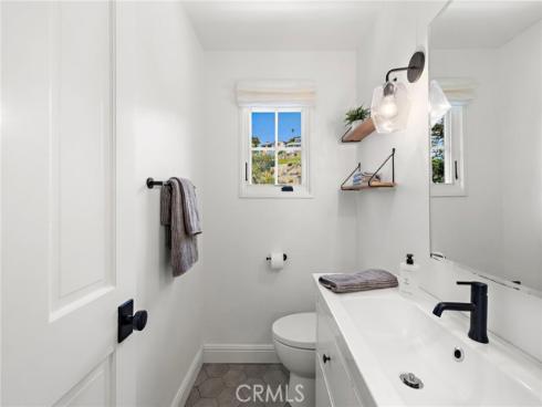 916 Bluebird Canyon Drive, Laguna Beach, CA